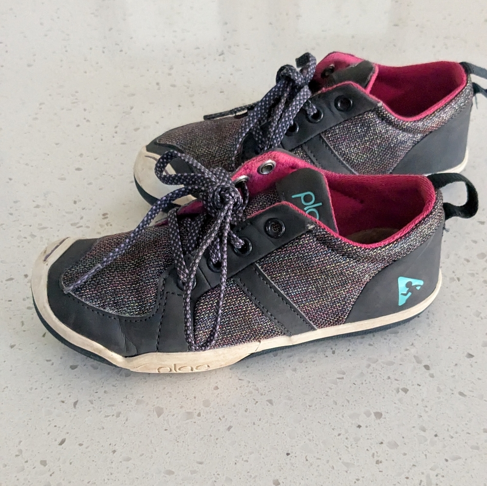 Girls Plae Tennis Shoes